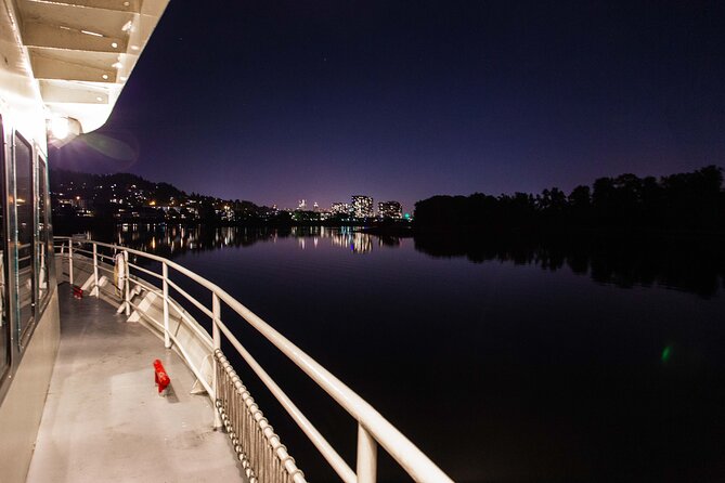 2.5-hour Dinner Cruise on Willamette River - City Lights, Sunset, and Winter Expectations