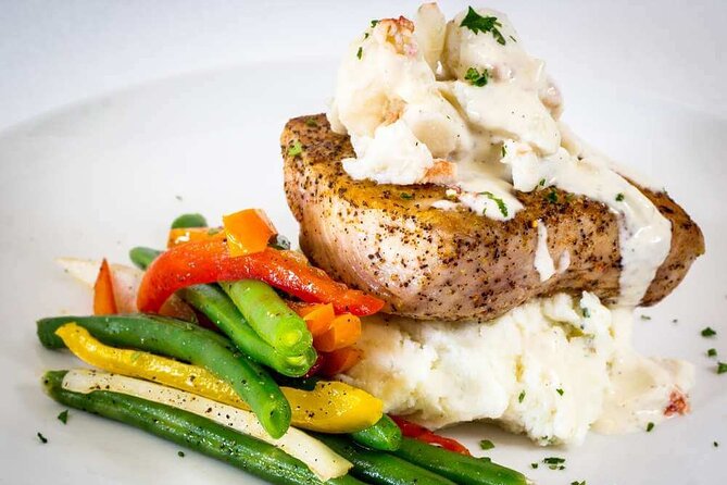 3 Hour Destin Dinner Cruise: Solaris Yacht in Miramar Beach - A three-course dinner with Gulf and Southern choices