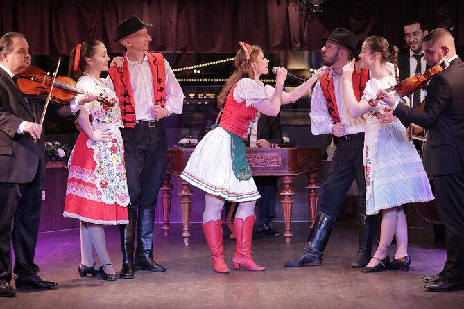 4 Course Dinner Cruise with Operetta, Folk Show and Welcome Drink - Practical advice before you go