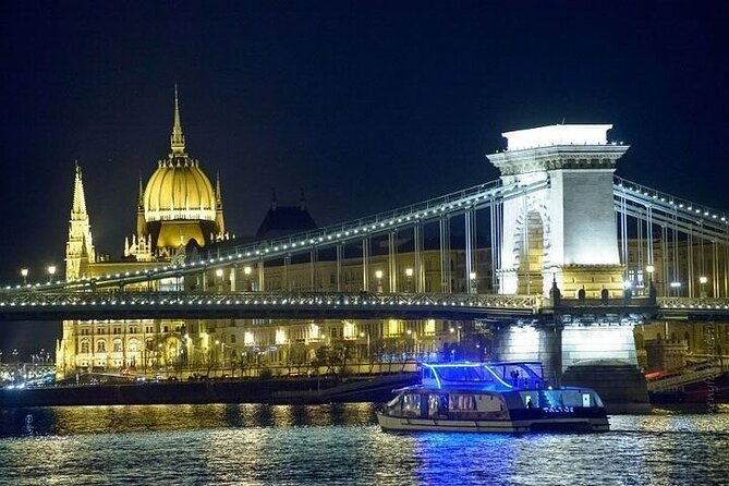 4 Course Dinner Cruise with Operetta, Folk Show and Welcome Drink - The route: Budapest’s greatest nighttime views