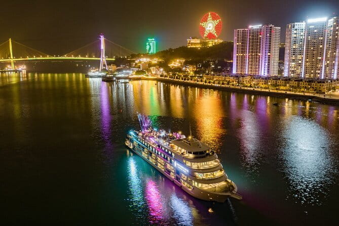 Ambassador Dinner Cruise with Live Music, Firework and Luxe - What this cruise is really offering