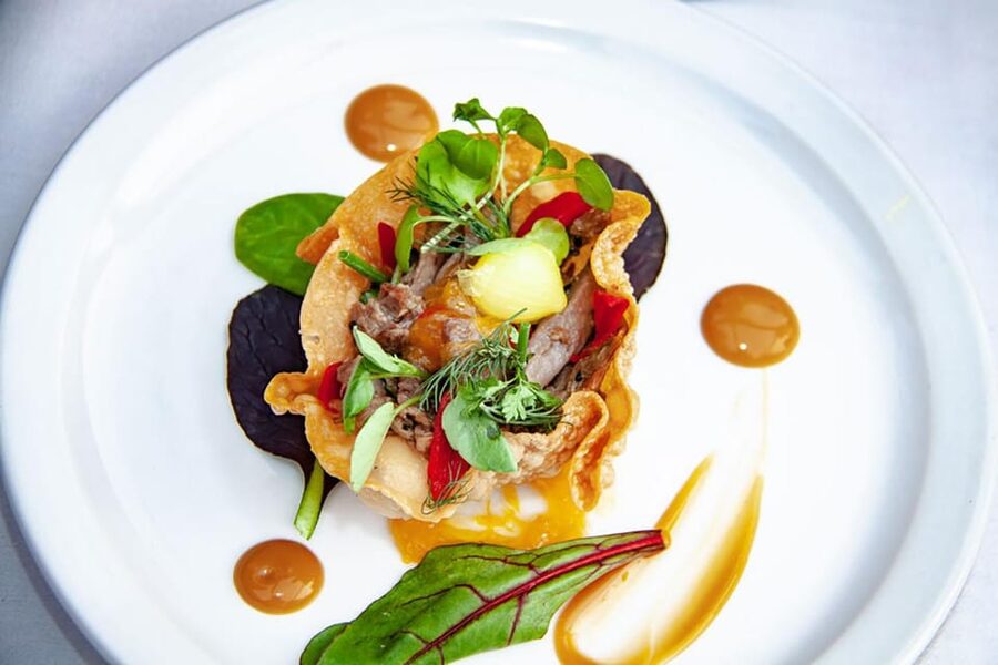 Amsterdam: Luxury Saloon Boat Cruise with 3-Course Dinner - A festive welcome before the boat moves