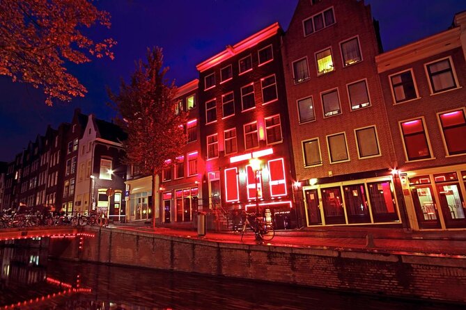 Amsterdam Private Dinner Cruise incl Drinks & 2-course Dinner 2hr - A private boat changes the pace of Amsterdam