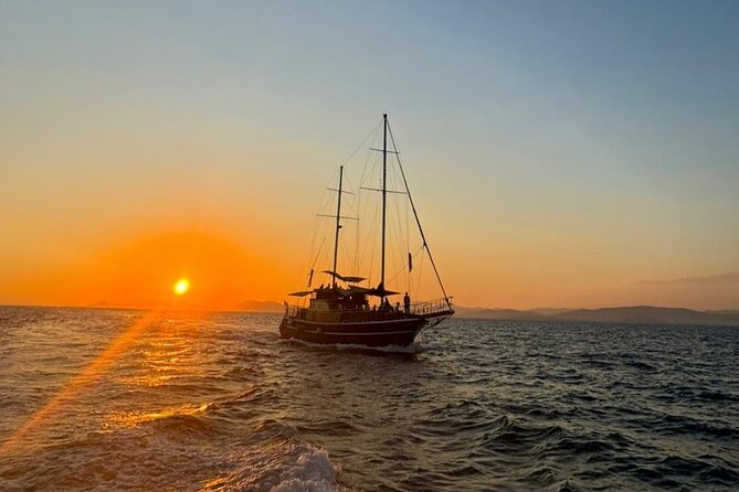 Athens Sunset Dinner Cruise – Swim Stop, Dinner & Open Bar - Sunset views on the way back to Zea Marina