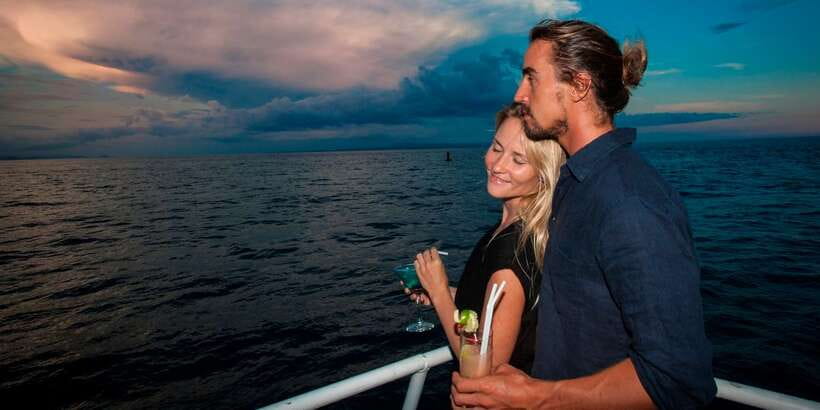 Bali/Benoa: Sunset Dinner Cruise with Show and Live Music - Practical timing and simple tips