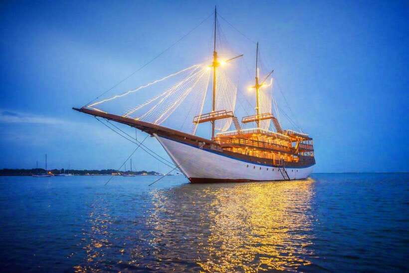 Bali Phinisi Cruise: Sunset Dinner with Live Music & Buffet - Key points at a glance