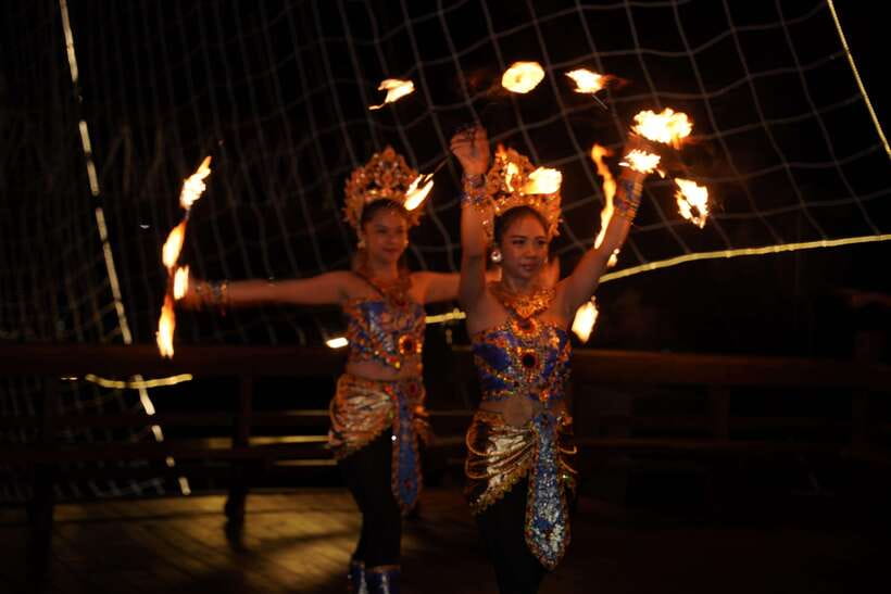 Bali Phinisi Cruise: Sunset Dinner with Live Music & Buffet - Is the VVIP top deck worth paying extra for?