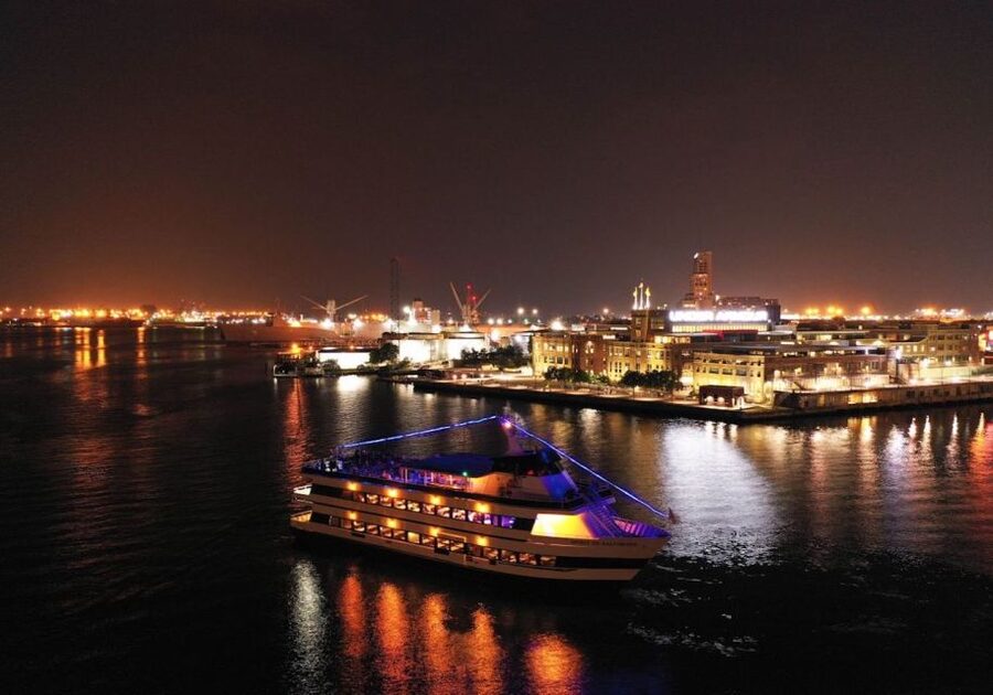 Baltimore: Christmas Eve Gourmet Brunch or Dinner Cruise - Key points to know before booking