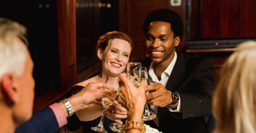 Baltimore: Christmas Eve Gourmet Brunch or Dinner Cruise - Choosing between the two-hour brunch and three-hour dinner