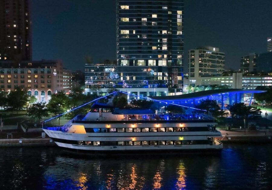 Baltimore: Christmas Eve Gourmet Brunch or Dinner Cruise - Should you book the Baltimore Christmas Eve cruise?