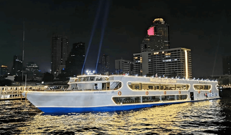 Bangkok: Alangka Chao Phraya River Dinner Cruise - Wat Arun from the river