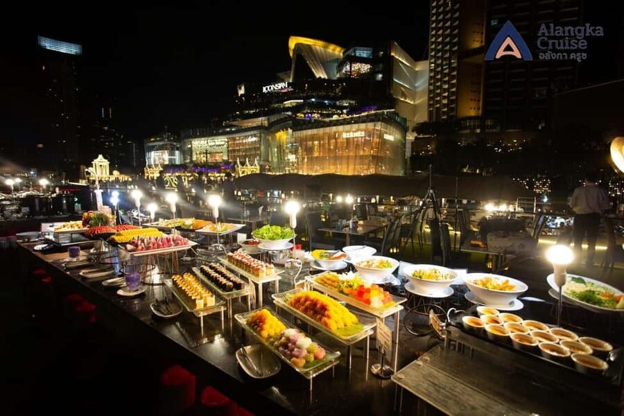 Bangkok: Alangka Chao Phraya River Dinner Cruise - What the international buffet is really worth