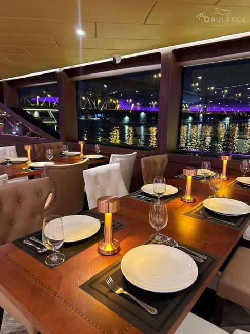 Bangkok: Celebrate New Year Opulence Dinner Cruise - From welcome drink to the first views