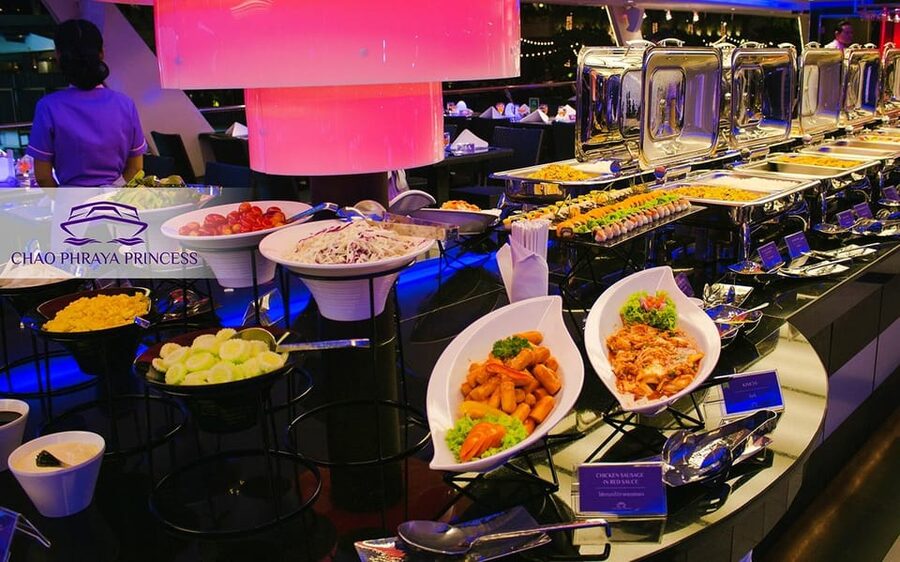 Bangkok: Chao Phraya Princess Dinner Cruise - The welcome drink and first look at the ship