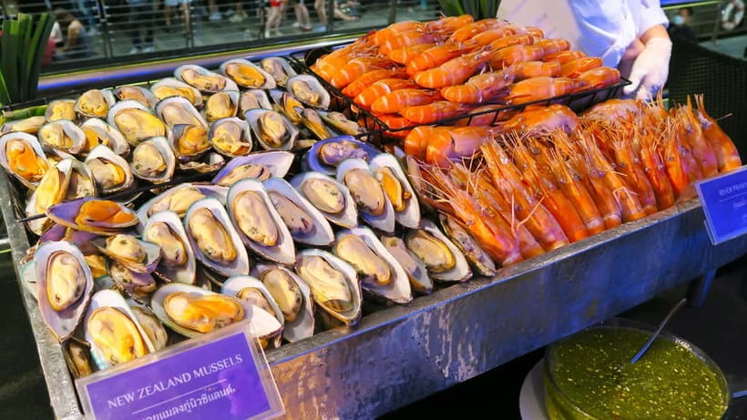 Bangkok: Chao Phraya Princess Dinner Cruise & Hotel Transfer - Upper deck or lower deck: which should you choose?