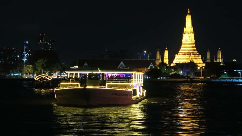 Bangkok: Chao Phraya Princess Dinner Cruise & Hotel Transfer - Checking in at ICONSIAM and finding the pier