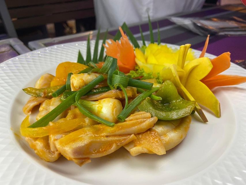 Bangkok: Chao Phraya River Buffet Dinner Cruise - What you can see from the exterior decks
