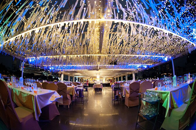 Bangkok Dinner Cruise on the Chao Phraya River - The Grand Palace under lights