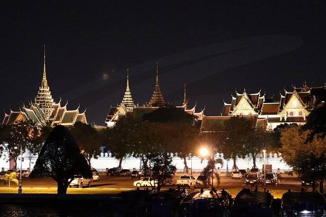 Bangkok Dinner Cruise on the Chao Phraya River - The buffet: plenty of choice, uneven execution