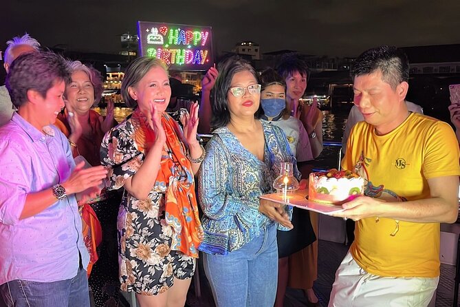 Bangkok Dinner Cruise with Intl Buffet, Live Music & Hotel Pickup - Wat Pho, Wat Arun, and the royal center