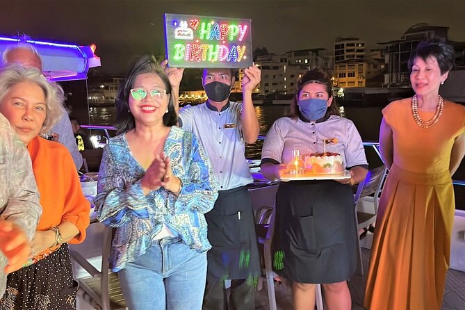 Bangkok Dinner Cruise with Intl Buffet, Live Music & Hotel Pickup - What the private service adds