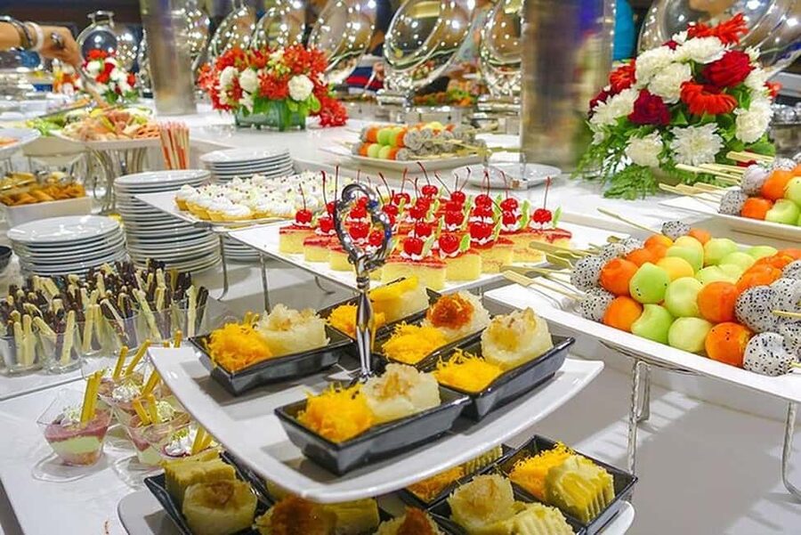 Bangkok: Evening Dinner Cruise with Live Music Chao Phraya - Live music and traditional Thai dance
