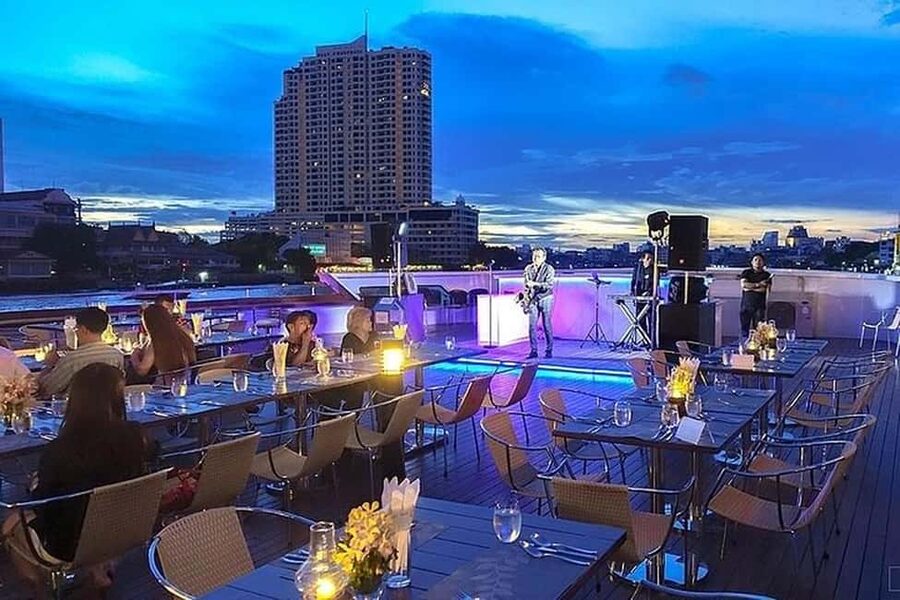 Bangkok: Evening Dinner Cruise with Live Music Chao Phraya - Is $53 a fair price?