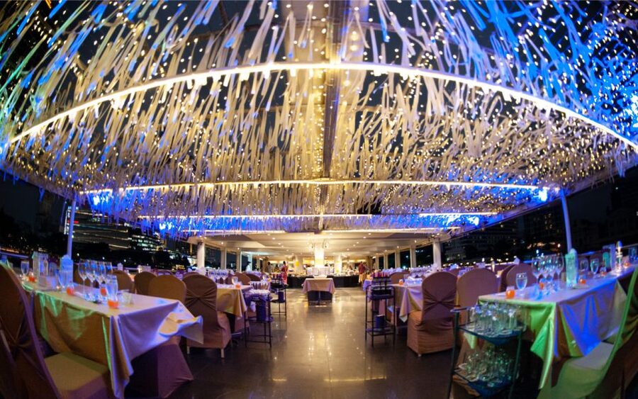 Bangkok: Grand Chao Phraya Dinner Cruise with Live Show - Starting at Asiatique Warehouse No. 7