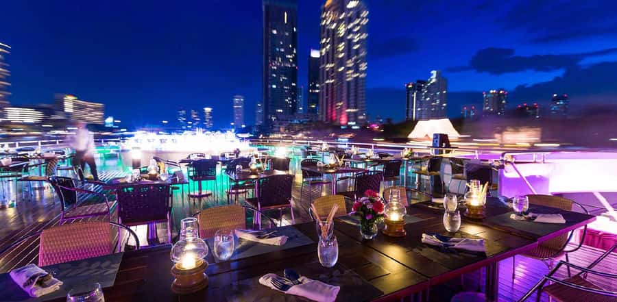 Bangkok: Grand Pearl Dinner Cruise with Hotel Transfer - Boarding with Thai music and a classical welcome