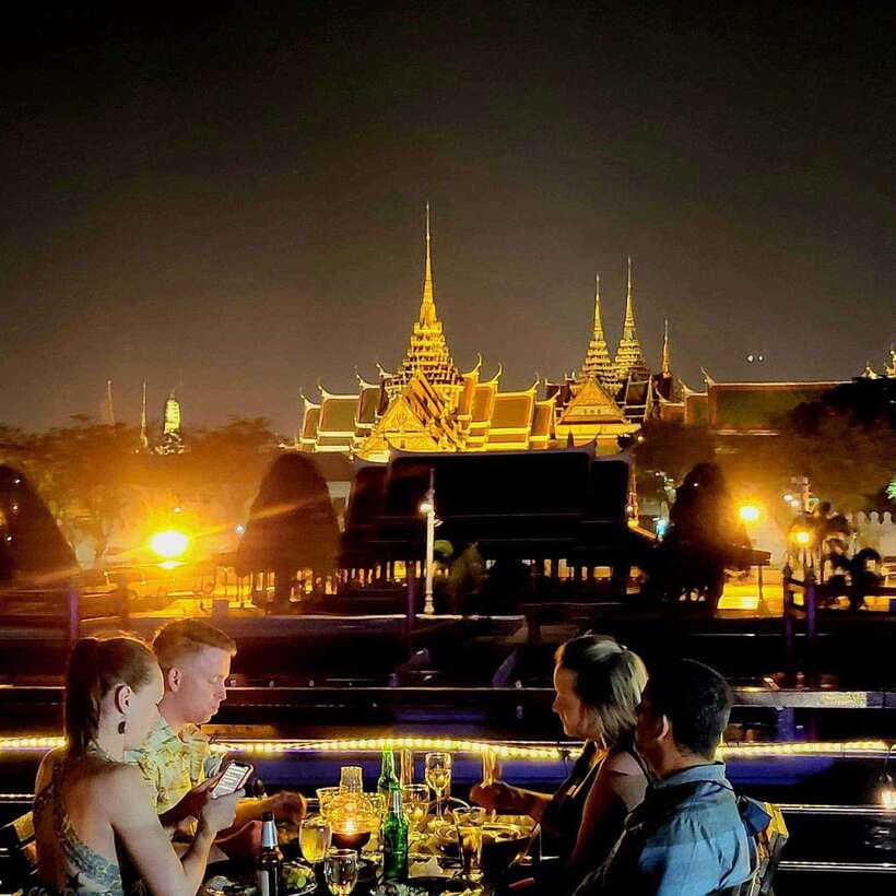 Bangkok: Luxury White Dinner Cruise Free Flow Beer and Wine - Is the boat really luxury?