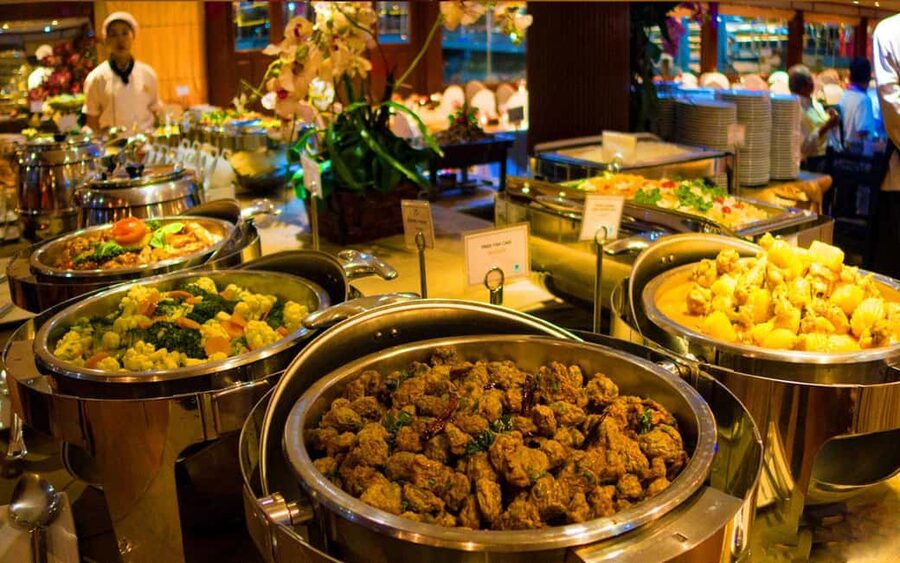 Bangkok: Luxury White Sunset or Dinner Cruise with Beer - Open-air views and onboard entertainment