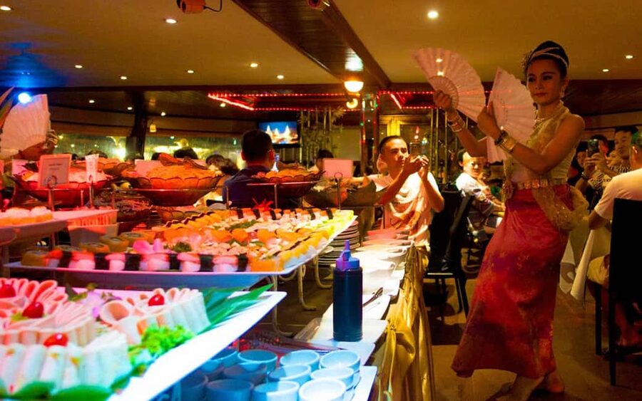 Bangkok: Luxury White Sunset or Dinner Cruise with Beer - My booking advice
