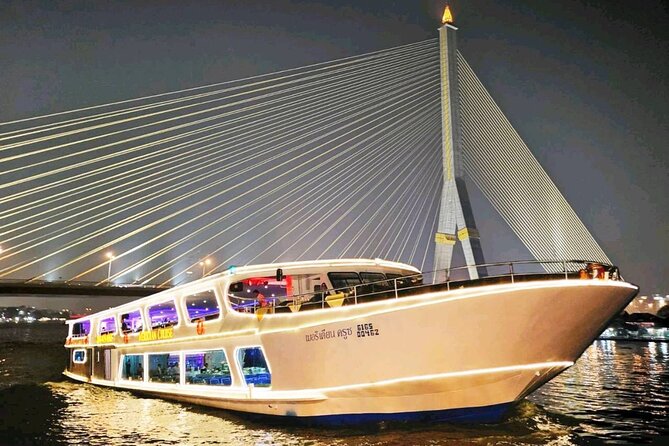 Bangkok Meridian Dinner Cruise from ICONSIAM - The first drink and the buffet dinner