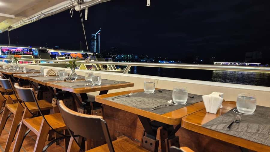 Bangkok: New Horizon Dinner Cruise with Buffet & Beer - Who Should Book This Cruise?