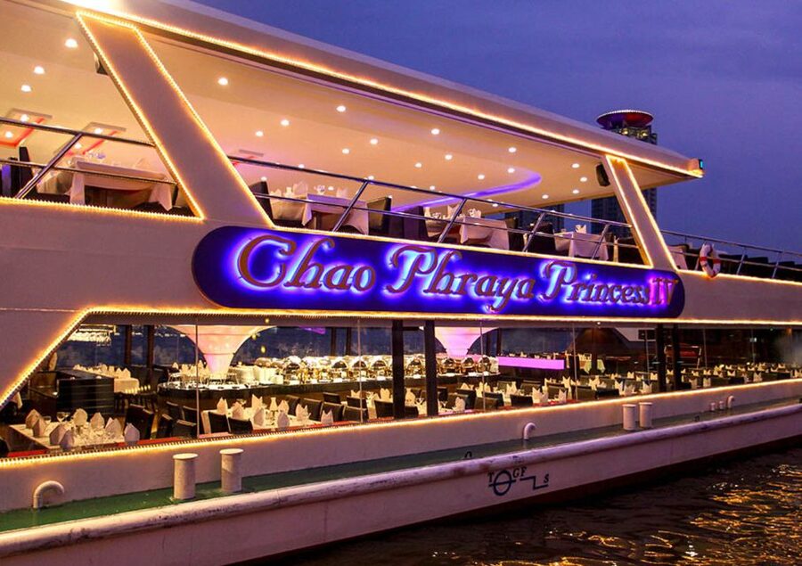 Bangkok: River Dinner Cruise on the Chao Phraya Princess - Live music and the change from dinner to dancing