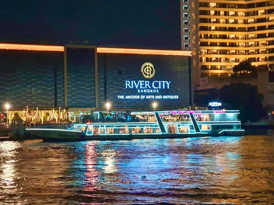 Bangkok: River Star Princess Chao Phraya Dinner Cruise - Memorial Bridge to Rachawongse: dinner begins with river views