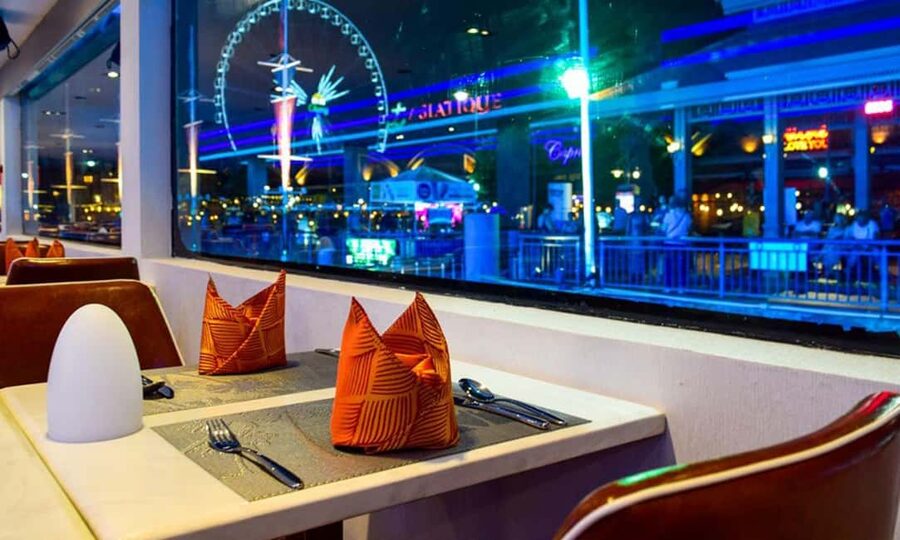 Bangkok: Royal Princess Cruise with Buffet Dinner & Show - Dinner with Thai and international dishes