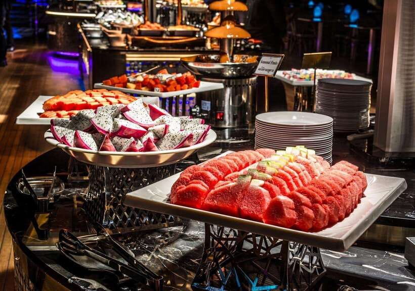 Bangkok: Royal Princess River Dinner Cruise with Live Music - Is $41 a Good Deal?