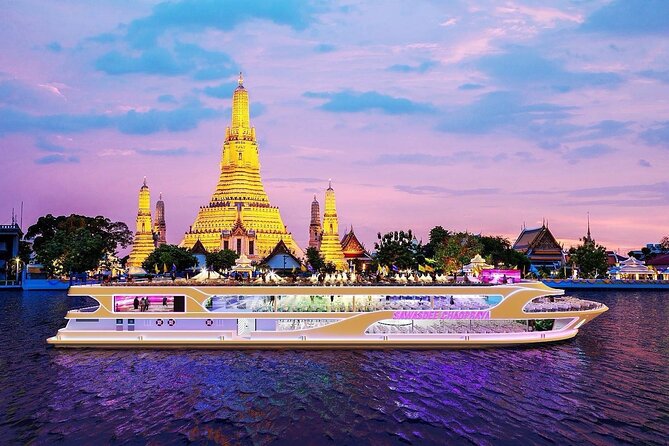 Bangkok Sawasdee Chaophraya Dinner Cruise from ICONSIAM - Sailing past Wat Arun after dark