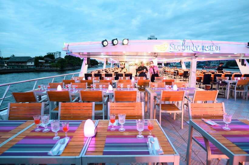 Bangkok: Smile Riverside Dinner Cruise - Why a river cruise fits Bangkok so well