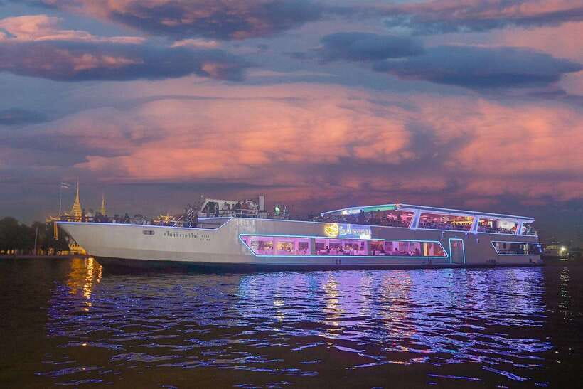 Bangkok: Smile Riverside Dinner Cruise - The buffet: useful, social, and not the main reason to book