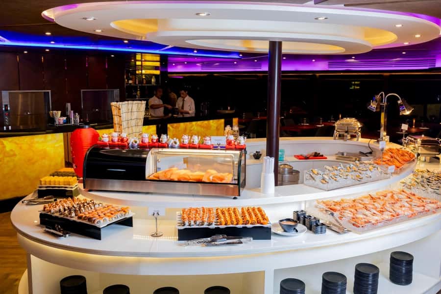 Bangkok: The Opulence Buffet Dinner Cruise with Live Band - What a $55 evening on the Chao Phraya includes