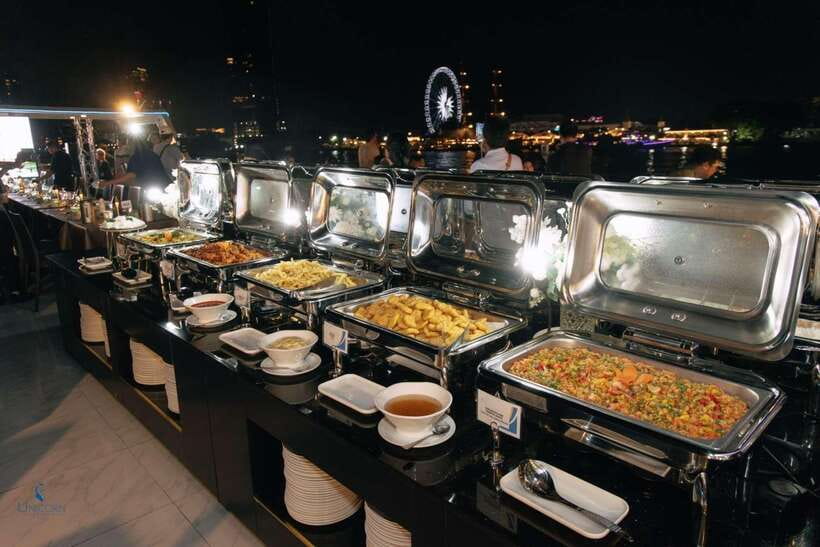 Bangkok: Unicorn Chao Phraya River Dinner Cruise - Live music, dancing, and the mood onboard