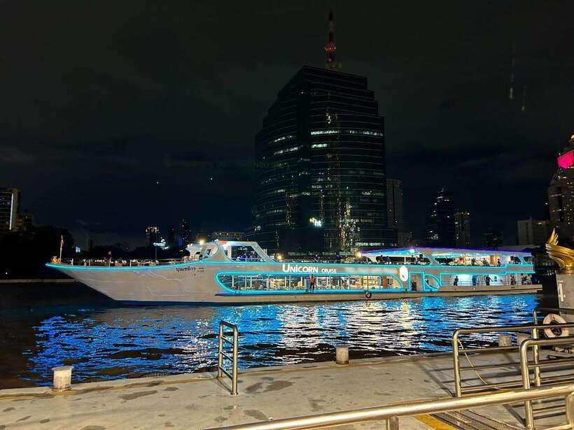 Bangkok: Unicorn Chao Phraya River Dinner Cruise - What the boat ride gives you in two hours