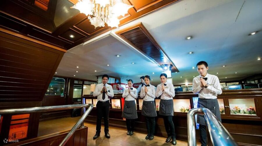 Bangkok: White Orchid Chao Phraya Dinner Cruise free Beer - The Two-Hour Route Along the Chao Phraya