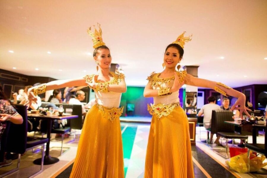 Bangkok: White Orchid Chao Phraya Dinner Cruise free Beer - Who Should Book This Cruise?