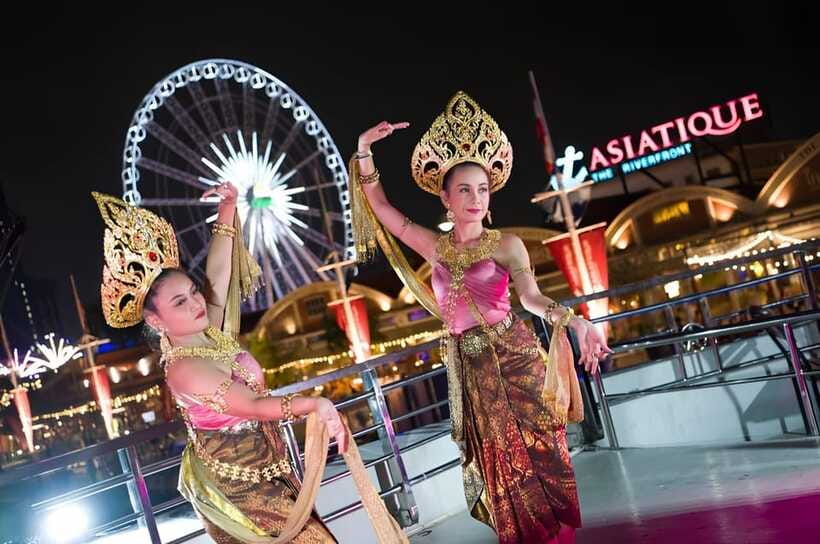 Bangkok: White Orchid Chao Phraya Dinner Cruise free Beer - Who will enjoy this cruise most?