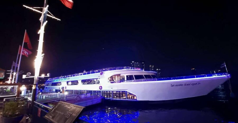 Bangkok: White Orchid Chao Phraya Dinner Cruise - Choosing between ICONSIAM and Asiatique