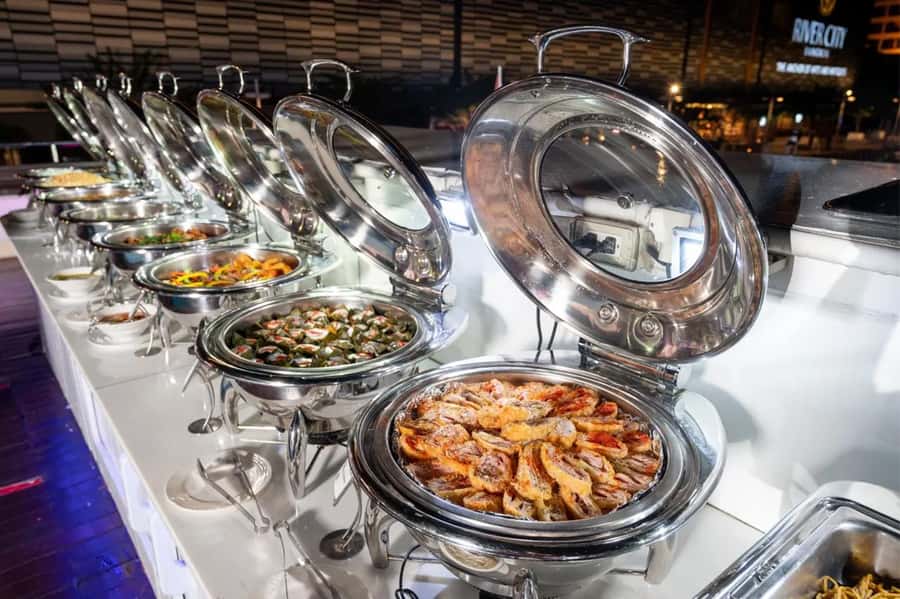 Bangkok: Wonderful Pearl Dinner Cruise and Live Performance - How the evening flows from boarding to return