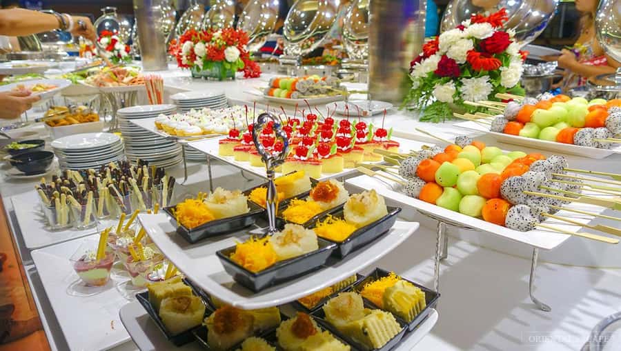 Bangkok: Wonderful Pearl Dinner Cruise and Live Performance - Who should book this Bangkok dinner cruise?